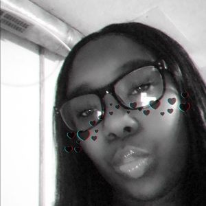 Meet your Posher, Chanel